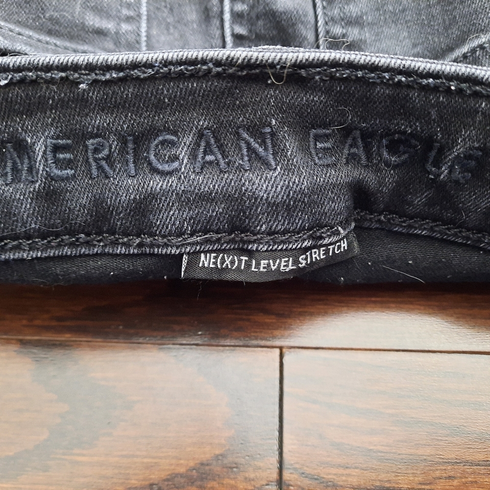 American Eagle Outfitters Ripped Black Jeans Size 2 Short - Picture 4 of 4